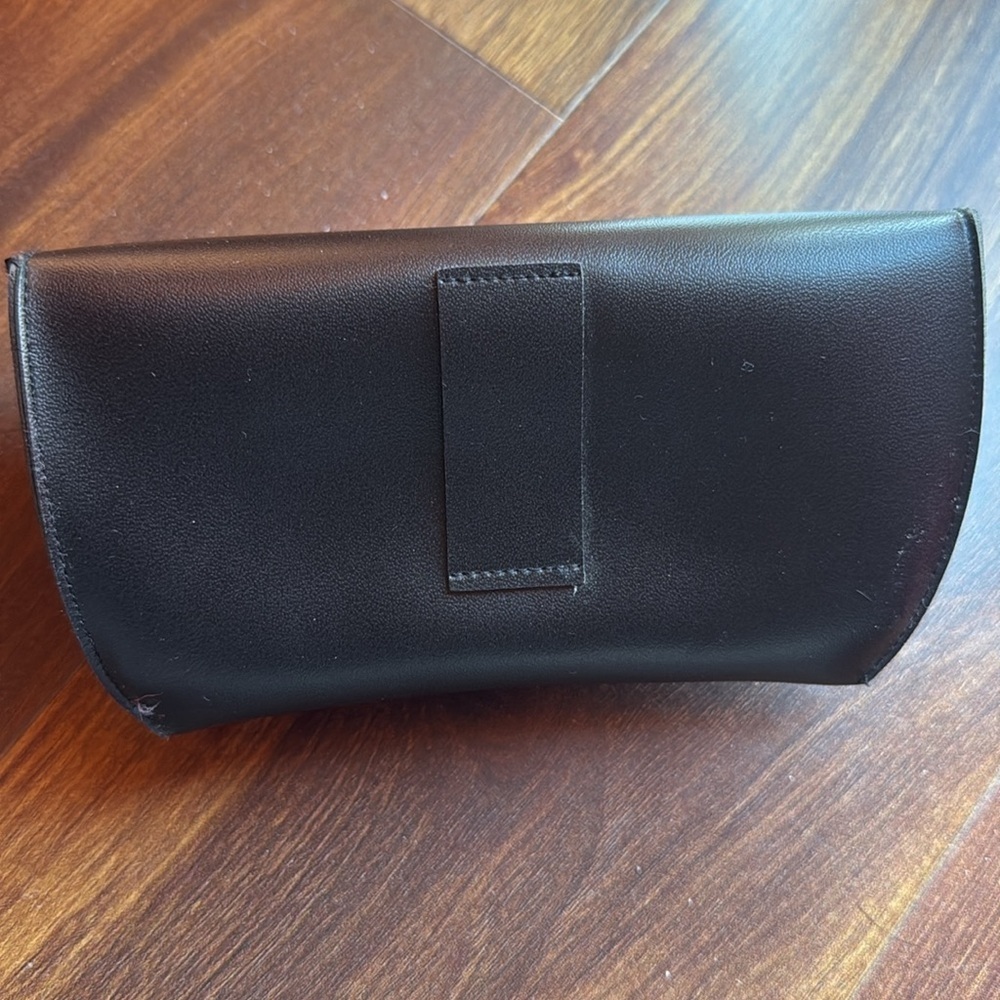 🌿SALE🌿Ray-Ban Black Sunglasses Case - Picture 4 of 4